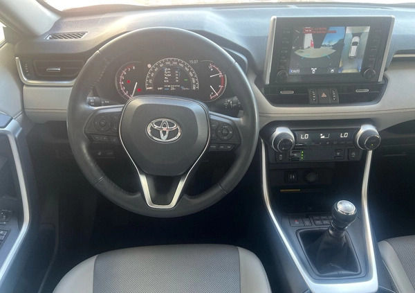 Toyota RAV4 cena 133900 przebieg: 63545, rok produkcji 2019 z Strzelin małe 301